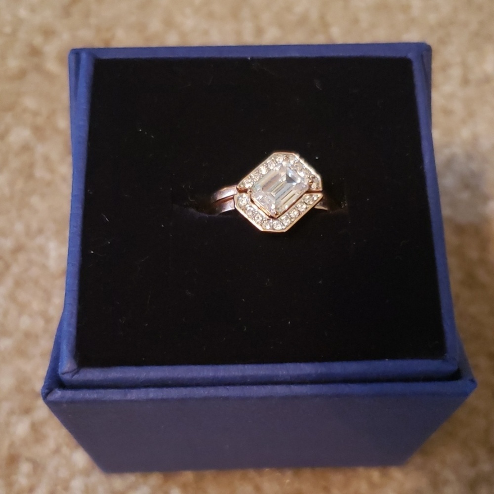 Swarovski Gallery Square Ring Set